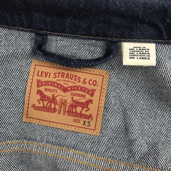 Levis Red Tab Womens Size X-Small XS Blue Flag Logo Trucker Denim Jean Jacket - Picture 7 of 9